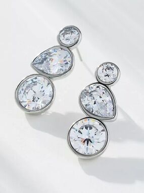 New! Silver Mixed Crystal Drop Earrings (3024) NWOT
